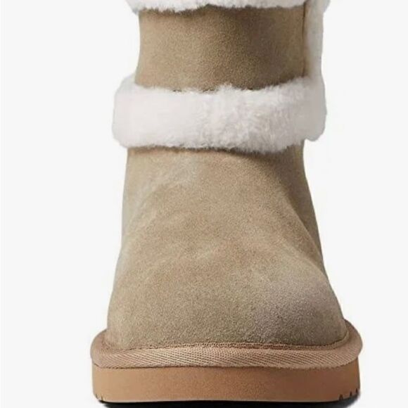 UGG    - Picture 4 of 14